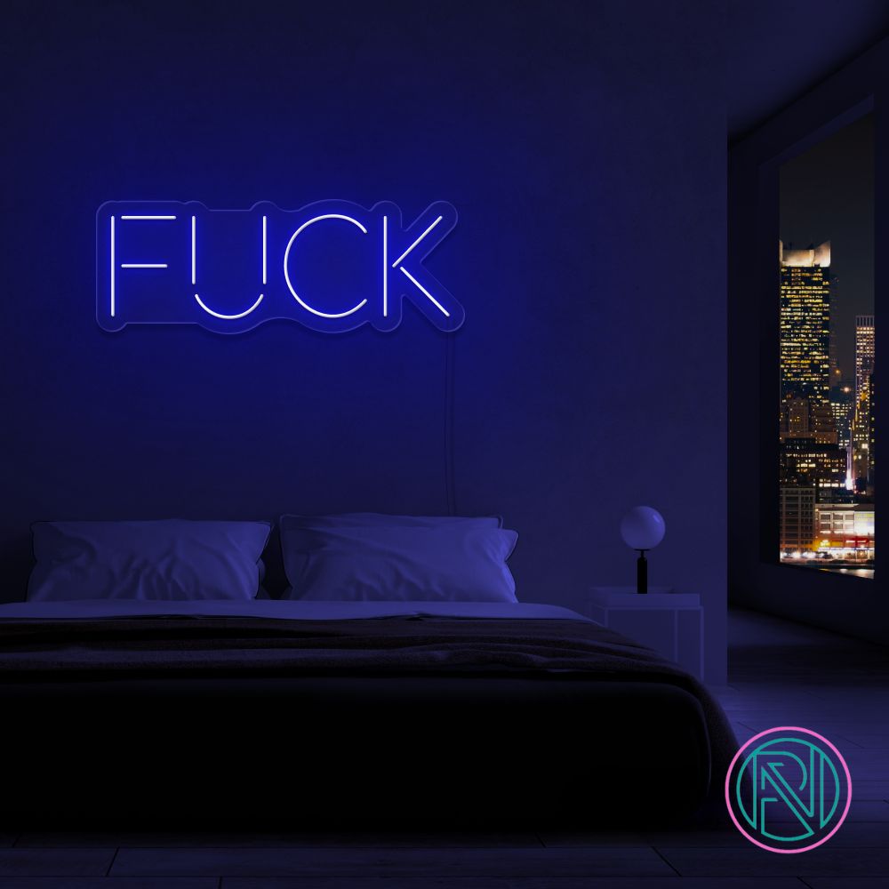 Gi ditt rom et kult og moderne preg med vårt 'fuck' led neonskilt. Velg en farge som passer ditt uttrykk og skap en atmosfære som garantert vekker oppmerksomhet. Våre led-skilt er ideelle for innendørs bruk og gir en unik belysning til ethvert innredningsprosjekt.