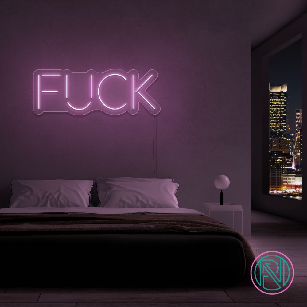Gi ditt rom et kult og moderne preg med vårt 'fuck' led neonskilt. Velg en farge som passer ditt uttrykk og skap en atmosfære som garantert vekker oppmerksomhet. Våre led-skilt er ideelle for innendørs bruk og gir en unik belysning til ethvert innredningsprosjekt.