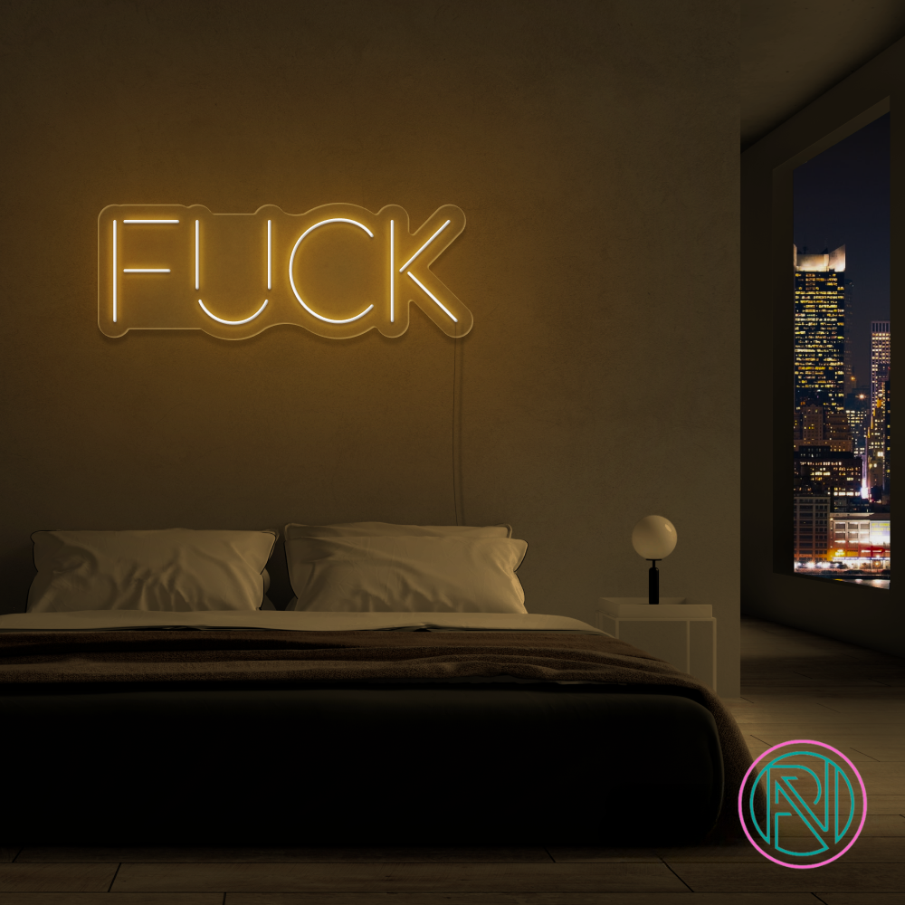 Gi ditt rom et kult og moderne preg med vårt 'fuck' led neonskilt. Velg en farge som passer ditt uttrykk og skap en atmosfære som garantert vekker oppmerksomhet. Våre led-skilt er ideelle for innendørs bruk og gir en unik belysning til ethvert innredningsprosjekt.