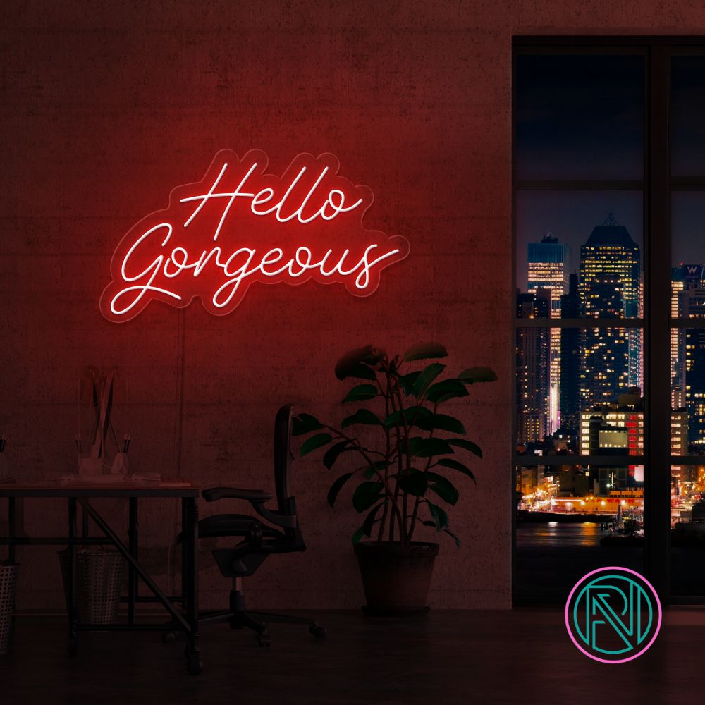 Gi et varmt velkomst med vårt 'hello gorgeous' led neonskilt. Perfekt for å fremheve skjønnhetssalonger eller som en chic detalj i hjemmet. Dette skiltet tilbyr en sjarmerende glød og en personlig touch med ditt valg av farge.