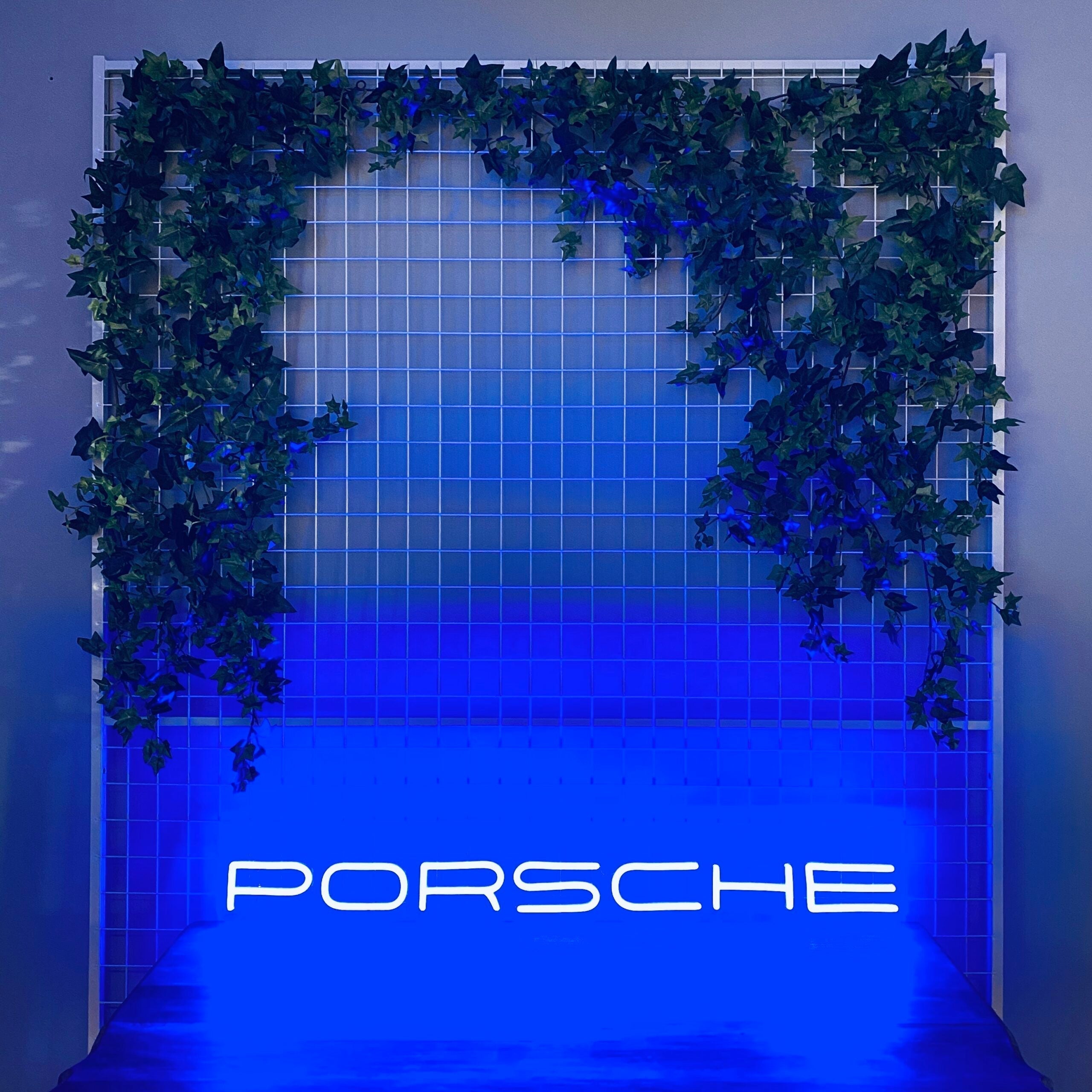 «Porsche» LED NEONSKILT. 111x10cm.