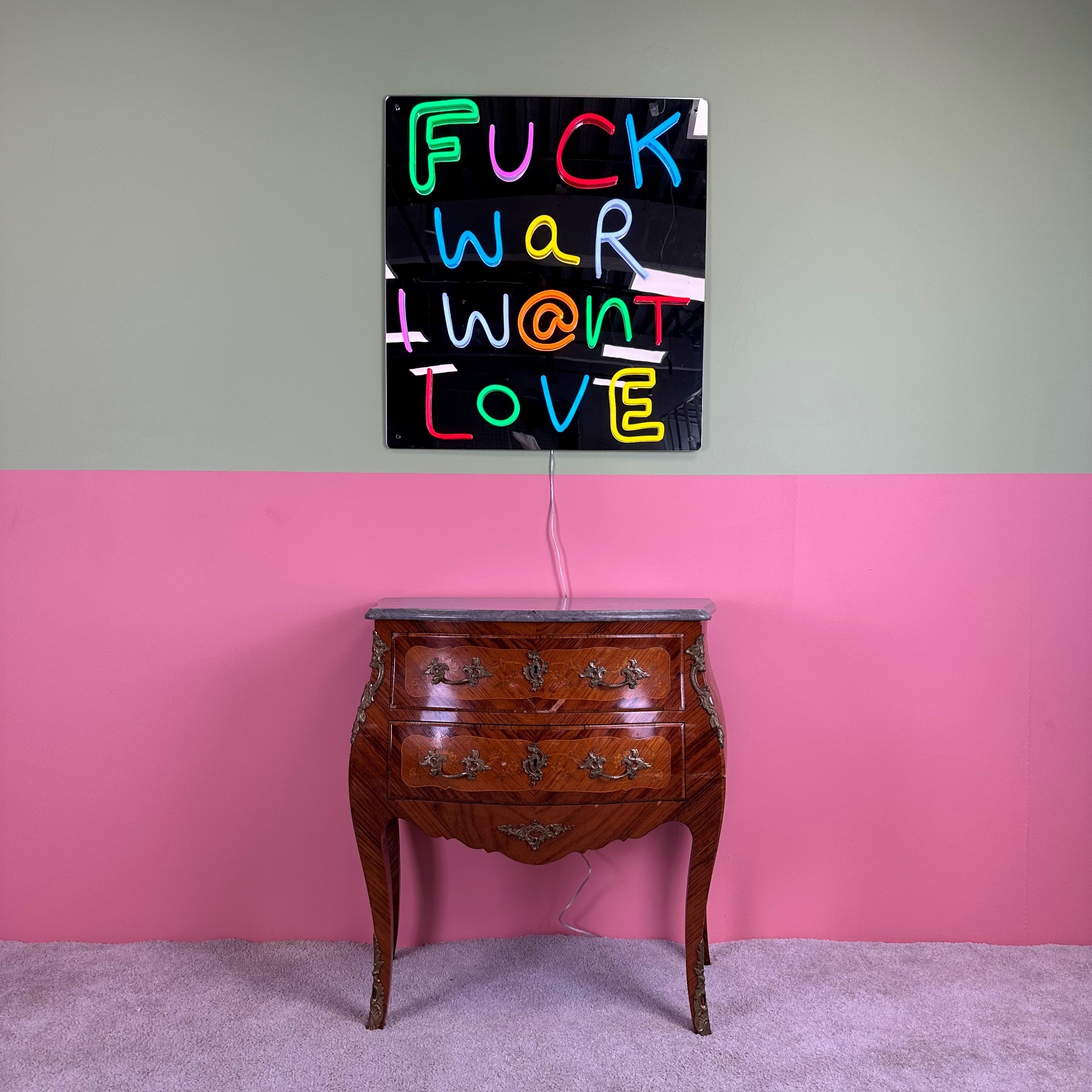 "FUCK WAR" Speil med Led Neonskilt.