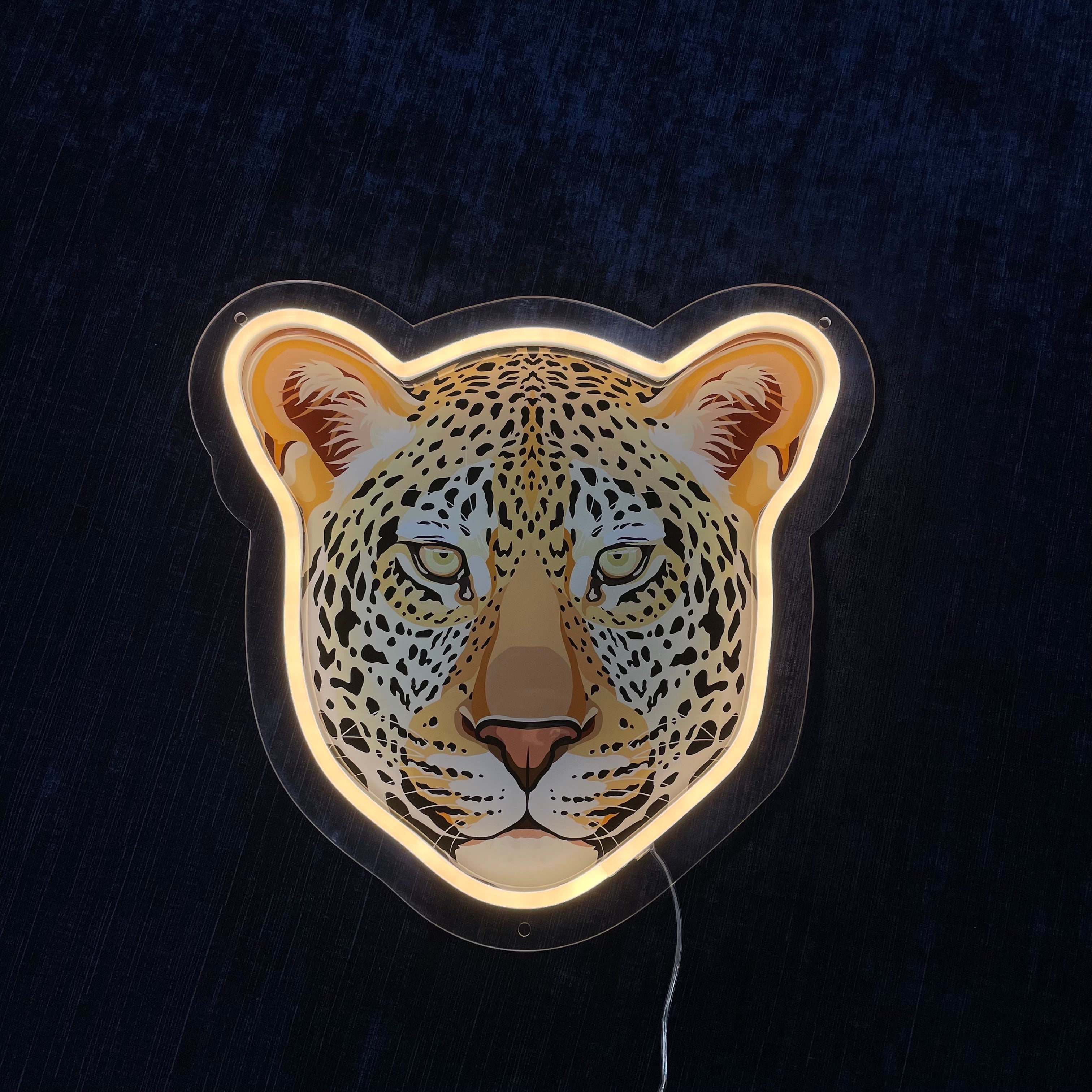 "Leopard" LED NEONSKILT. Warm white