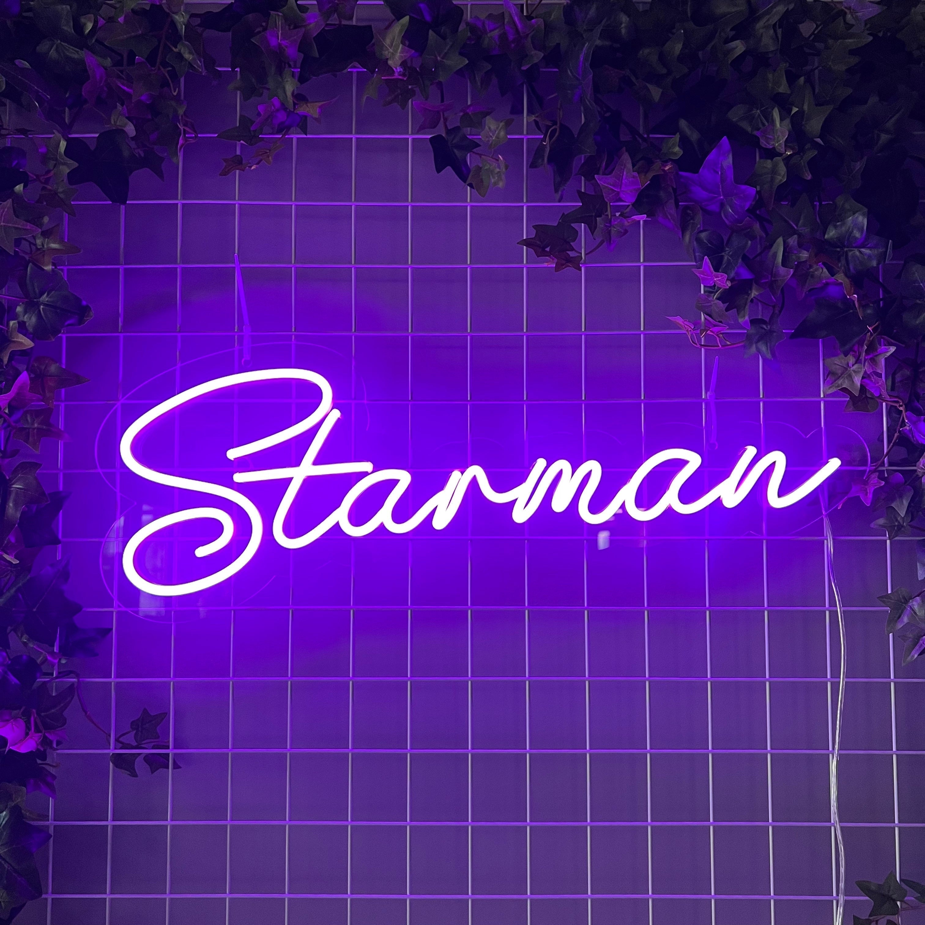"Starman"LED NEONSKILT. Light purple