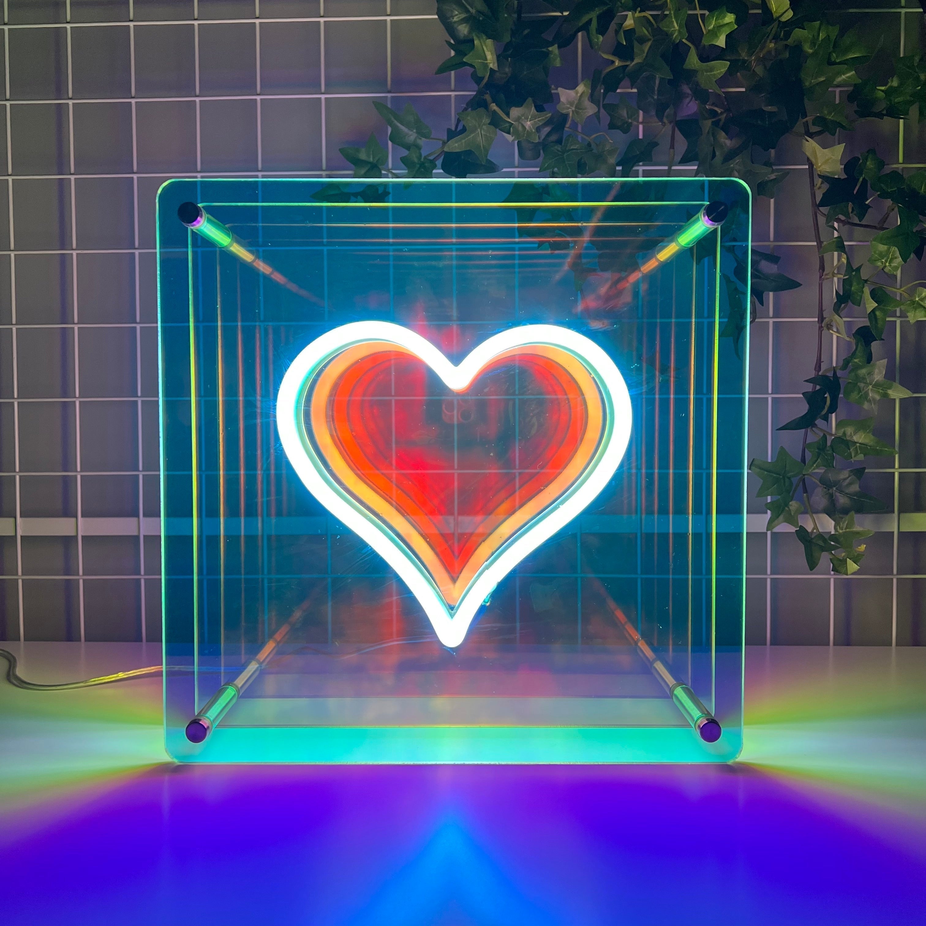 "INFINITY HEART" LED NEONSKILT. Stående