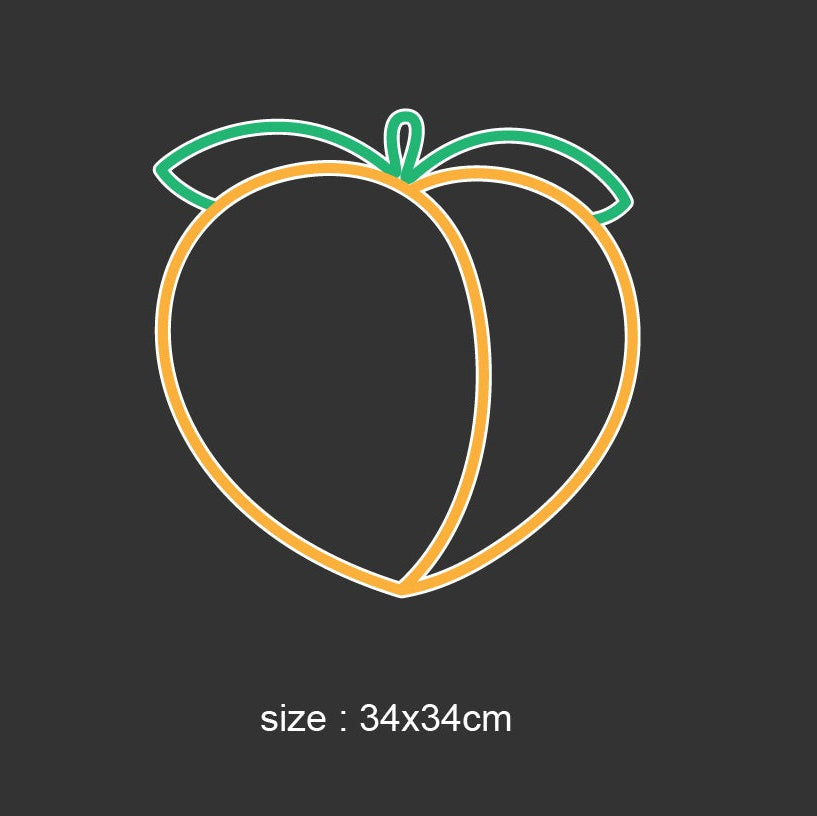 Skap en varm og innbydende atmosfære med vår 'fersken' led neonskilt. Dette stilige skiltet kombinerer moderne teknologi og unikt design, og er perfekt for å tilføre litt ekstra glød til ethvert rom eller etablissement.