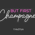 Skap en umiddelbar følelse av luksus og fest med vårt 'but first champagne' led-neonskilt. Dette skiltet er perfekt for å sette stemningen i enhver sammenkomst, og med sin blendende kombinasjon av hot pink og cool white vil det utvilsomt være midtpunktet i rommet.