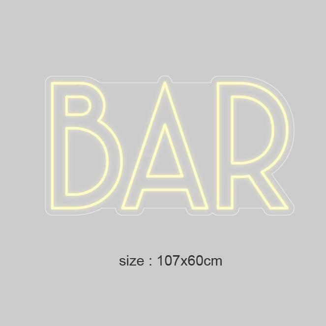 Skap en levende atmosfære med vårt 'bar' led neonskilt, designet for å tilføre stil og energi til din bar. Dette skiltet kombinerer estetikk med funksjonalitet og lyser opp rommet med valgfri farge som komplementerer ditt interiør.